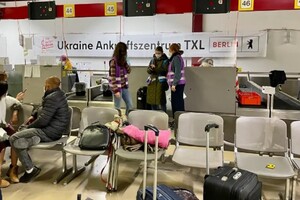 Німеччина визнала проблеми із найбільшим центром розміщення українських біженців у Берліні