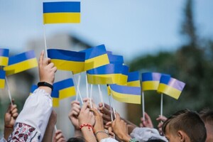 Скільки українців вважають Україну демократичною державою: результати опитування 