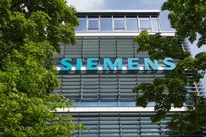 У зв'язку із санкціями ЄС щодо Росії Siemens AG у березні 2022 році призупинив нові замовлення і поставки в країну