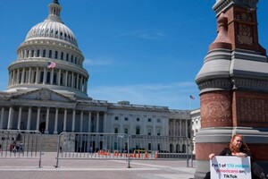 Сенатори закликали молодих американців зрозуміти, що Конгрес намагався захистити їх, а не заборонити популярний застосунок