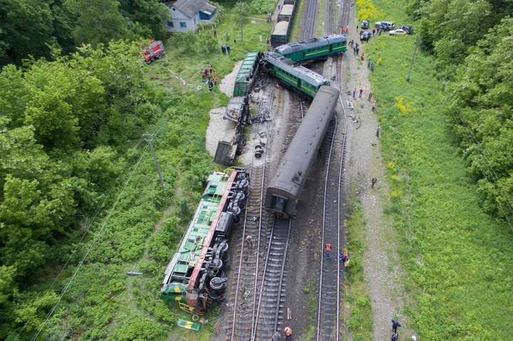 Аварія потягів на Хмельниччині: оприлюднені моторошні фото