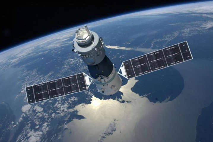 З'явилося відео падаючої восьмитонної китайської космічної станції