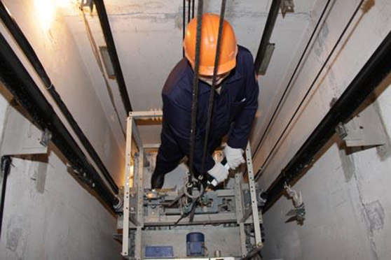 У медзакладах Одеси ремонтують ліфти