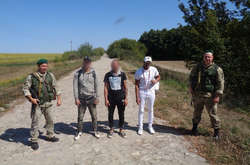 Троє кубинців вплав переправилися в Україну з Росії