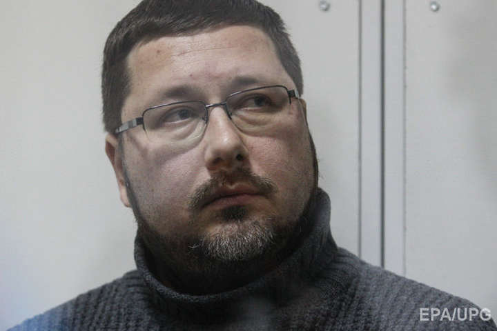 Экс-переводчику Гройсмана продлили арест до ноября