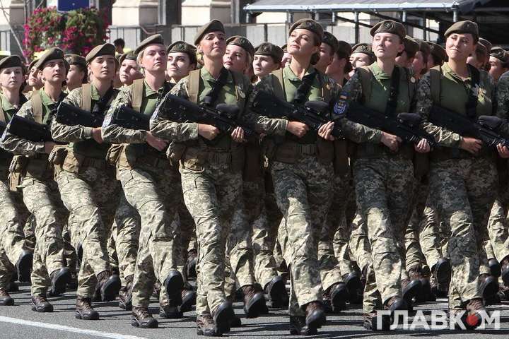 Верховная Рада сделала равными права женщин и мужчин в армии