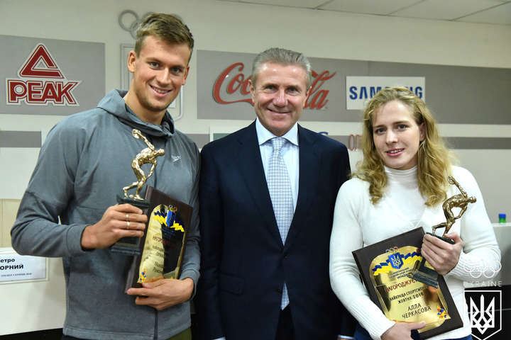 Романчук і Черкасова отримали свої перші нагороди від НОК України