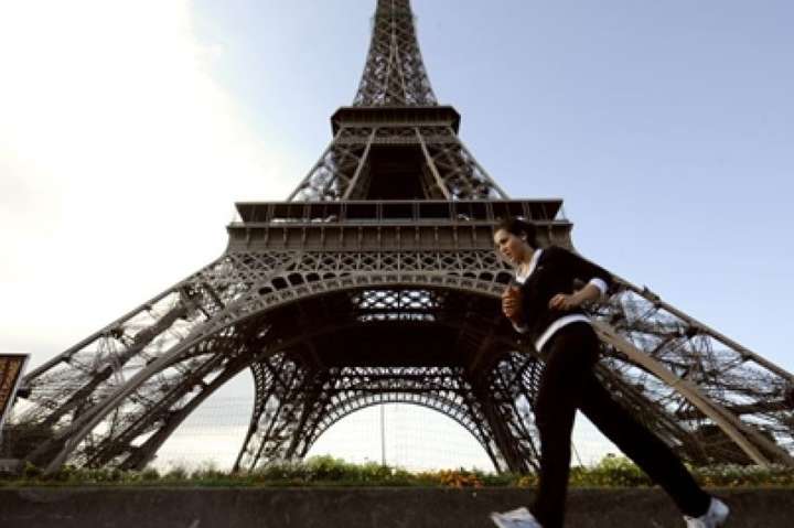 У Парижі на аукціон виставлять частину Ейфелевої вежі