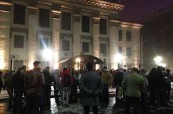 Будівлю посольства РФ у Києві закидали шашками