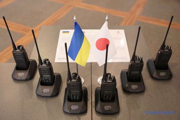 Украинская полиция получила от Японии новейшие радиостанции на $500 тысяч