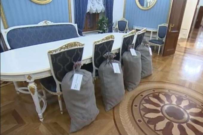 Лукашенко подарував Путіну чотири мішки картоплі