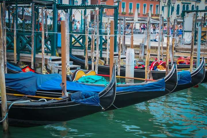 Фантастическая Венеция. Яркие летние фото города гондол и карнавальных масок
