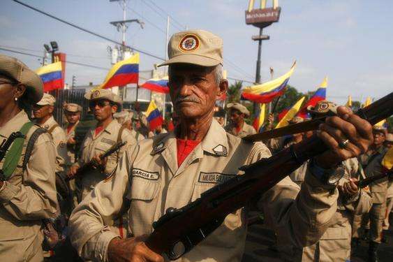 Війська у Венесуелі перебувають в бойовій готовності через гуманітарну допомогу зі США