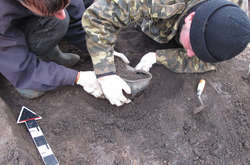 Вінницькі археологи знайшли унікальне поховання (фото)
