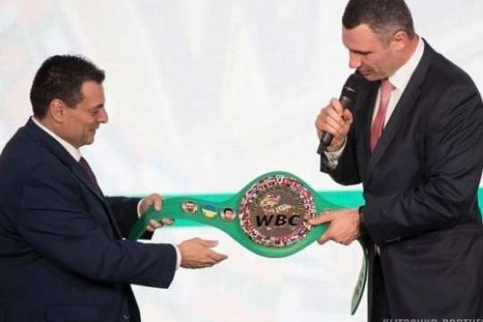 Президент WBC запропонував, щоб чемпіони за різними версіями визначали єдиного чемпіона