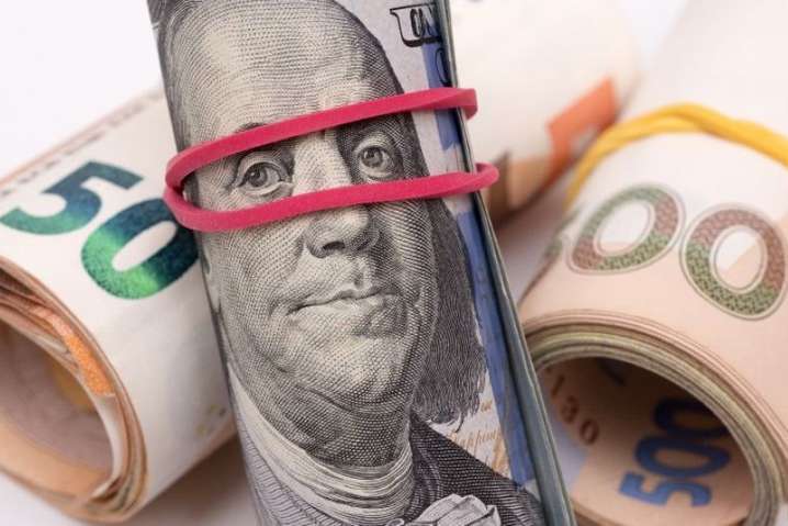 Гении от математики предлагают начать печатать деньги. Чем это грозит Украине?