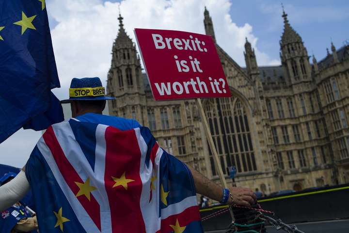 Евросоюз готов отложить Brexit до 22 мая. Но с одним условием