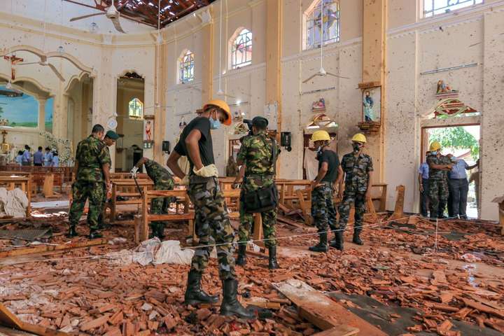 Теракты на Шри-Ланке. Что известно два дня спустя