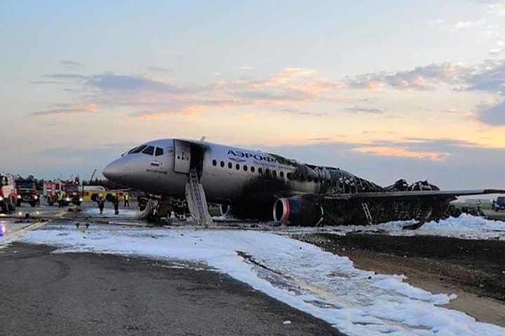 Аварія літака в Москві: Слідком РФ підтвердив загибель 11 дорослих та двох дітей