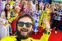 Украинские знаменитости похвастались своими вышиванками (фото)