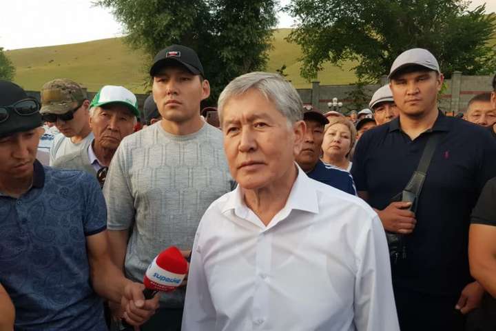 З'явилося відео, як експрезидент Киргизстану здався спецназу