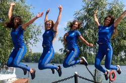 Привабливі українські веслувальниці готуються до чемпіонату світу (фото)