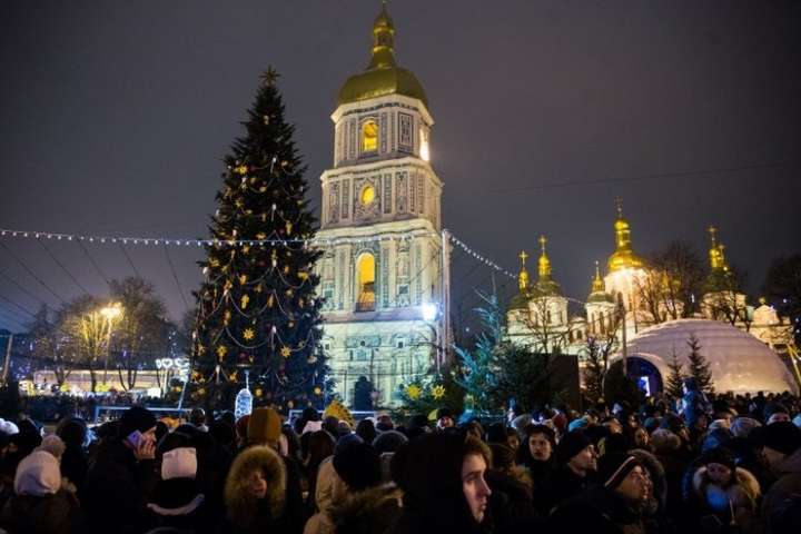 Новогодняя ночь в Киеве: общественный транспорт будет работать дольше