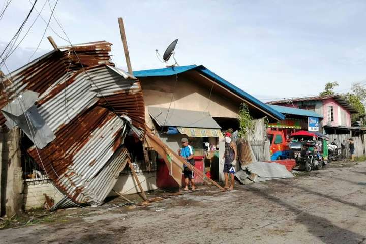 16 человек погибли из-за тайфуна на Филиппинах