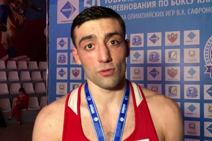 Російський боксер-олімпієць під час перевірки документів зламав ніс поліцейському