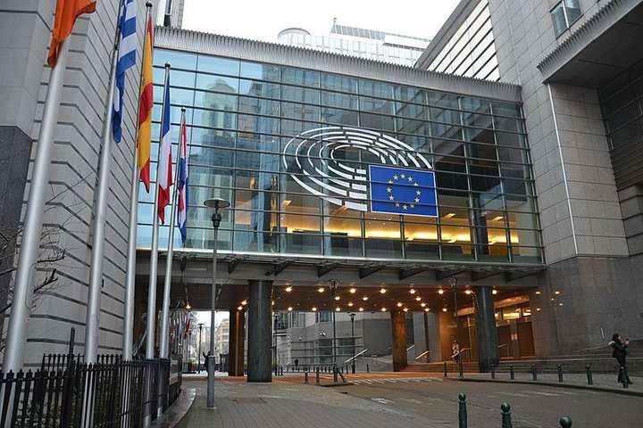 Сессия Европарламента сокращена из-за коронавируса