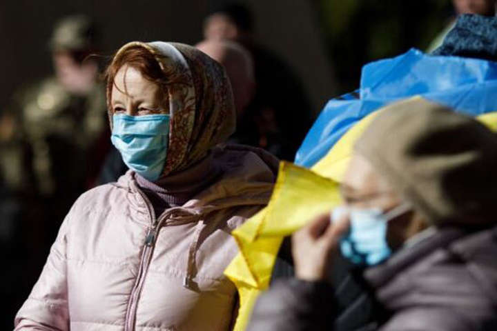 Число зараженных коронавирусом в Украине приблизилось к 1000