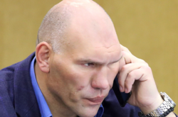 Депутат Держдуми Валуєв похвалив Усика за відповіді на «неприємні питання»