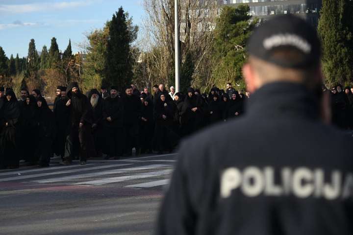 Поліція Чорногорії затримала дев’ятьох священників проросійської Сербської церкви 