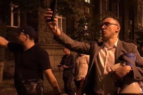 «Зелю геть»: активісти і Стерненко прийшли під будинок Зеленського