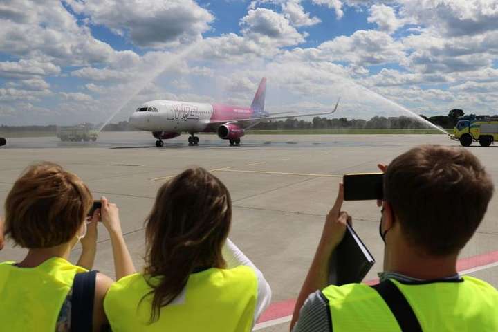 WizzAir відкрив базу в аеропорту Львова