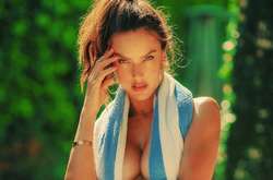 Сексуальная модель Victoria's Secret Алессандра Амбросио  показала, как позировать на пляже