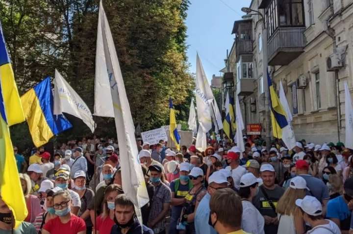 Три тисячі працівників «Укрлендфармінг» вимагають під стінами ВАКС зупинити терор проти компанії