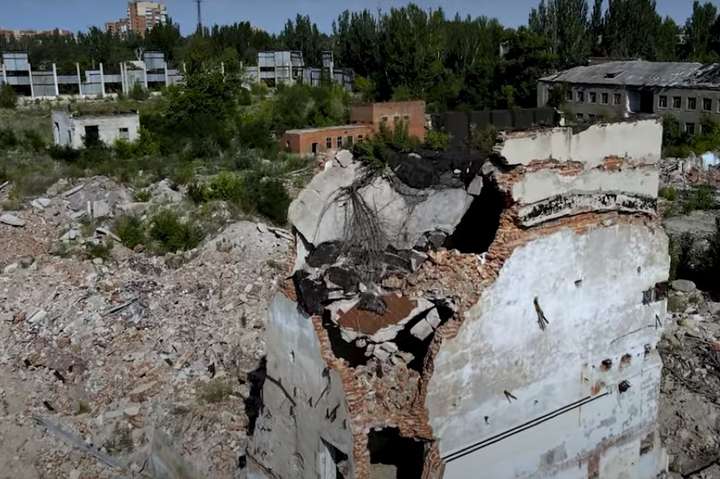 Опять виноваты бандеровцы? Как выглядят руины Славянского арматурно-изоляторного завода