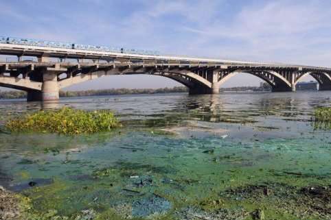 Дніпро в небезпеці: названо найбільших забруднювачів річки в Києві