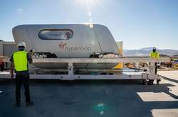 У світі вперше запустили капсулу Hyperloop з пасажирами