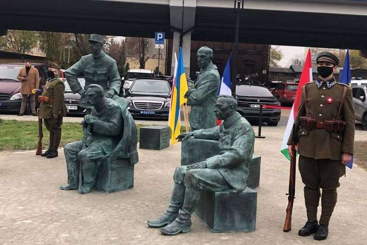 Річниця Варшавської битви: у Польщі відкрили пам’ятник Петлюрі