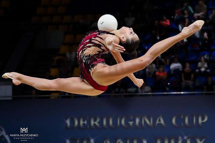 Наші зірочки: ці дівчата представлять Україну на Євро з художньої гімнастики в Києві (фото)
