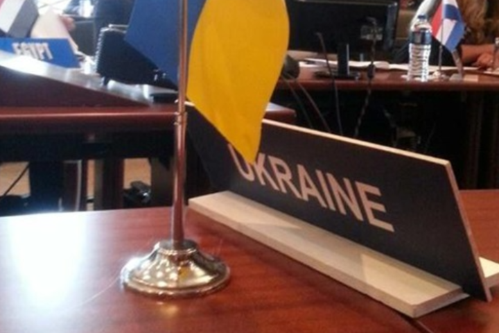 Українські дипломати за рік допомогли звільнити з-за грат близько 1600 українців