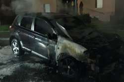В Івано-Франківську невідомі спалили автомобіль судді