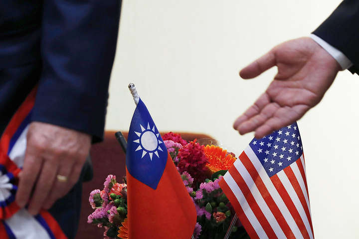 США зняли обмеження на співпрацю з Тайванем, які діяли 40 років