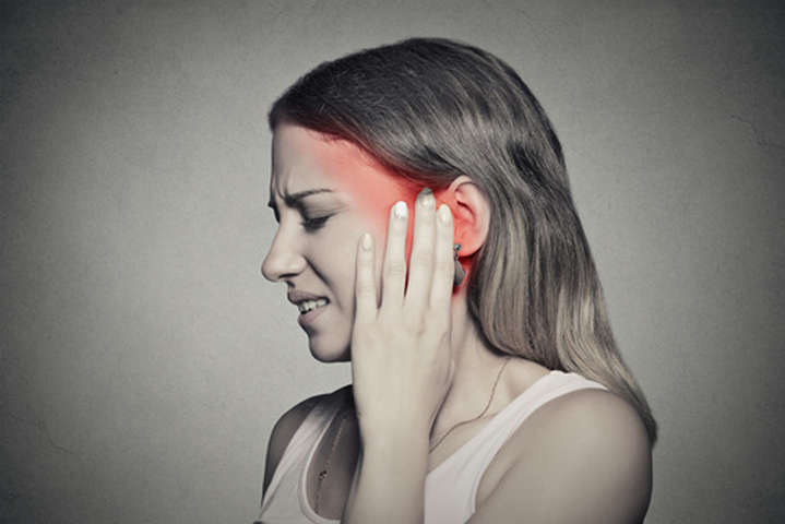 Постоянный звон в ушах? Ученые связали данный симптом с дефицитом витамина