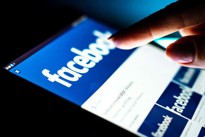 Росія лякає Facebook штрафом через заблоковані пости про «українських радикалів»
