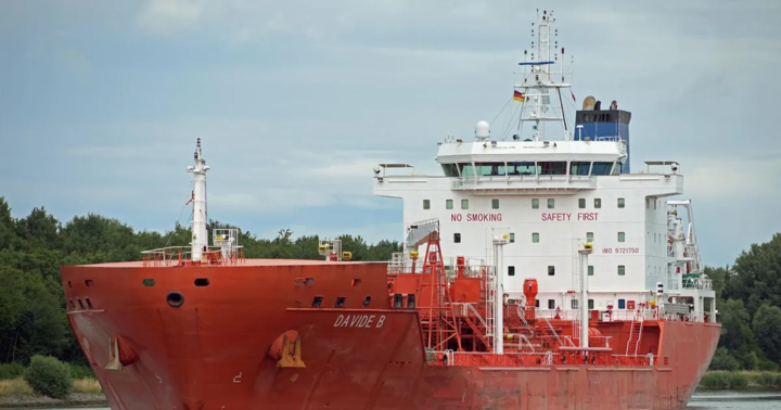 Были ли украинцы на корабле? МИД прокомментировал нападение пиратов на танкер