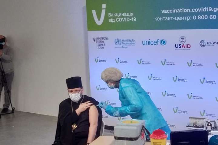 Глава УГКЦ вакцинувався від коронавірусу в прямому етері (відео)