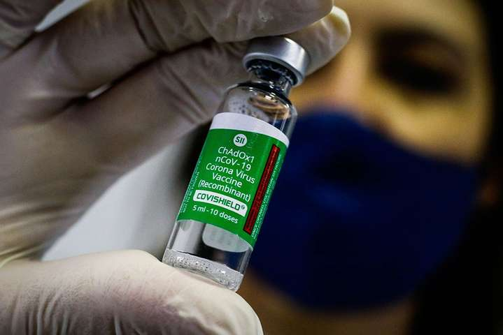 Минздрав увеличил интервал между введением доз вакцины Covishield